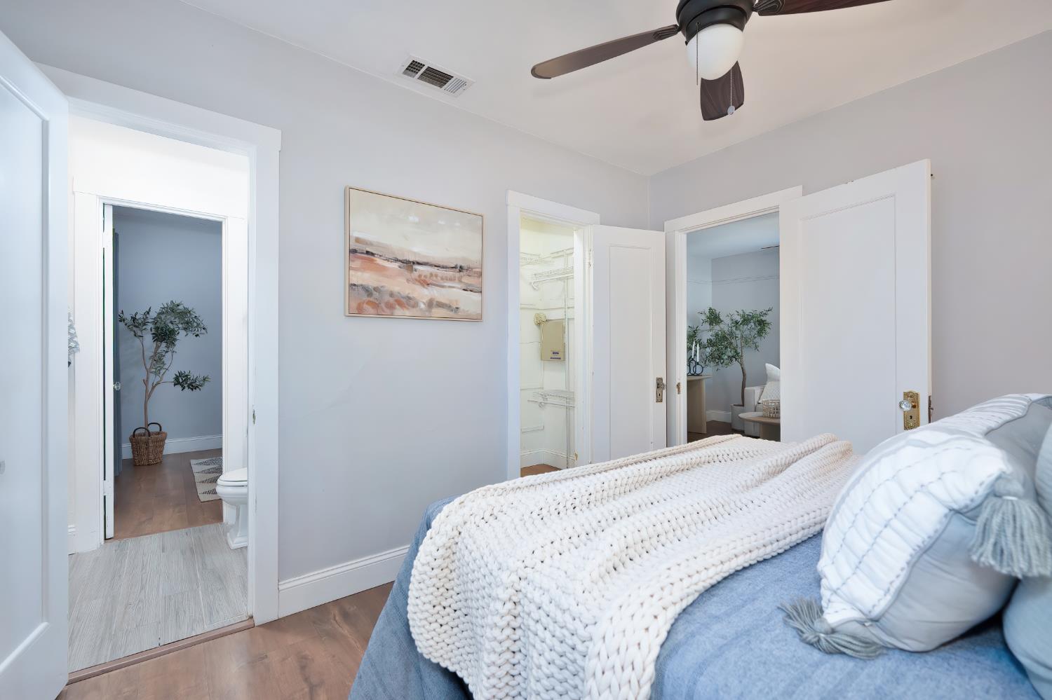 Sacramento, California, 95817, United States, 2 Bedrooms Bedrooms, ,1 BathroomBathrooms,Residential,For Sale,1991606