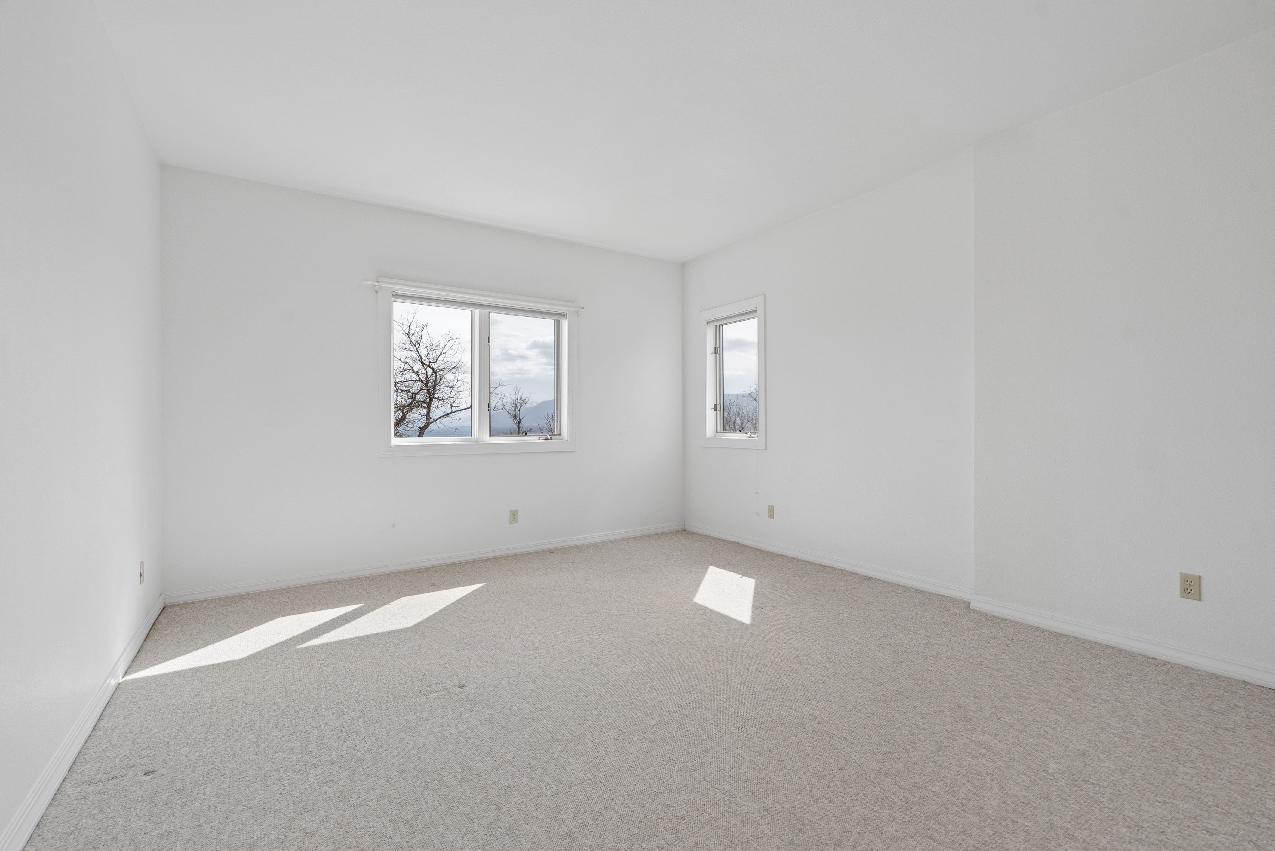  Bright & Spacious Ranch Home with Scenic Views - 物件實景