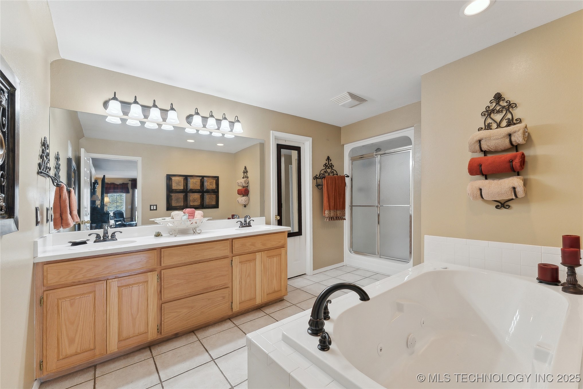 Cookson, Oklahoma, 74427, United States, 6 Bedrooms Bedrooms, ,6 BathroomsBathrooms,Residential,For Sale,1751718