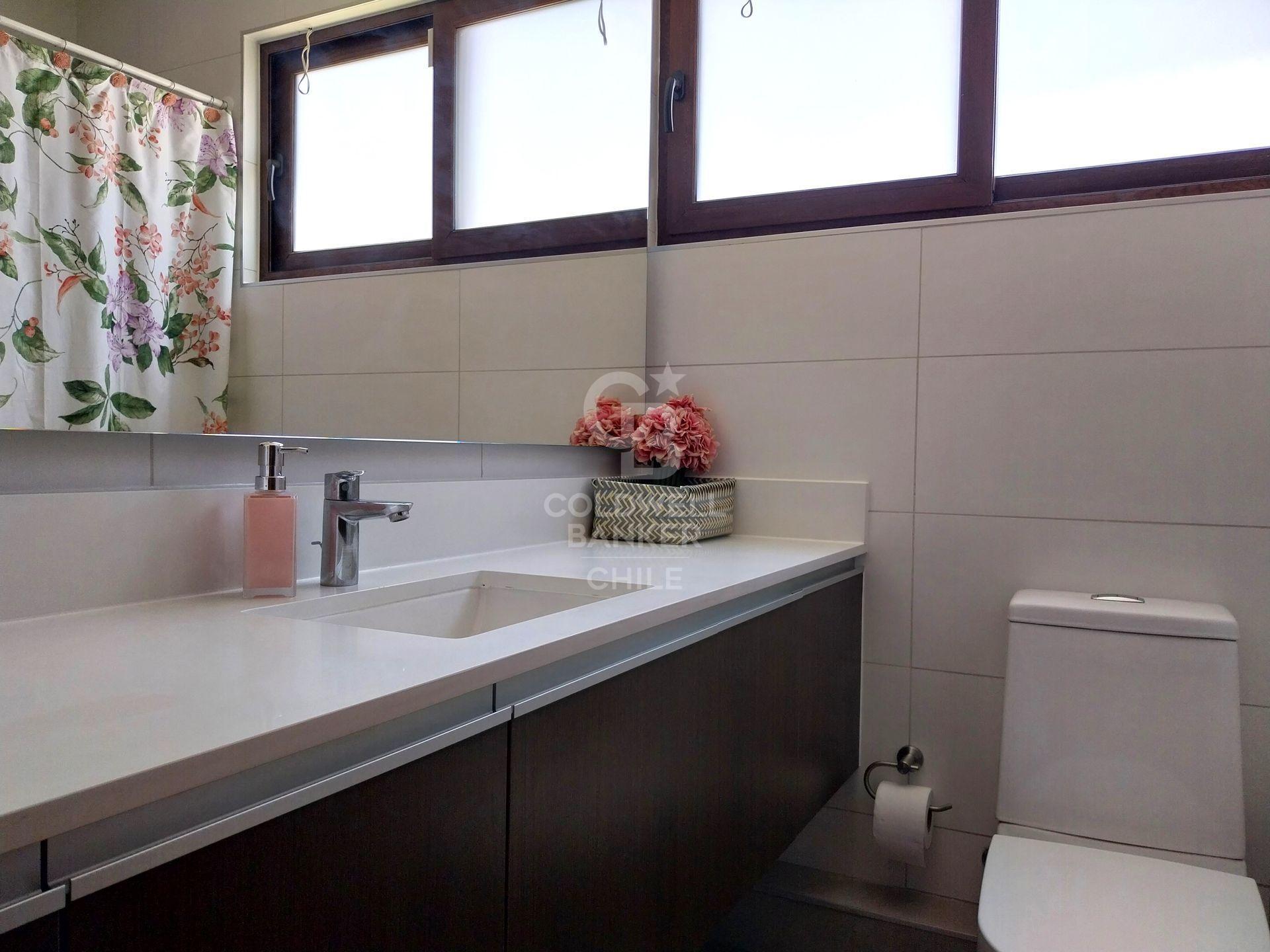 Lo Barnechea, Chile, 5 Bedrooms Bedrooms, ,5 BathroomsBathrooms,Residential,For Sale,1883706
