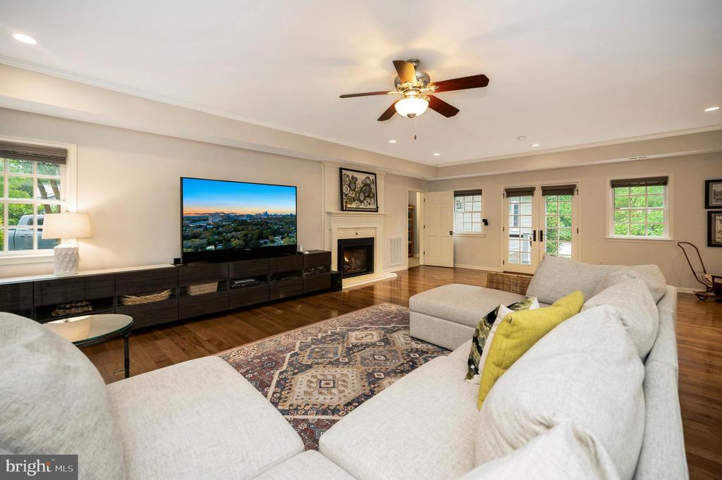 Fredericksburg, Virginia, 22405, United States, 5 Bedrooms Bedrooms, ,5 BathroomsBathrooms,Residential,For Sale,1825163