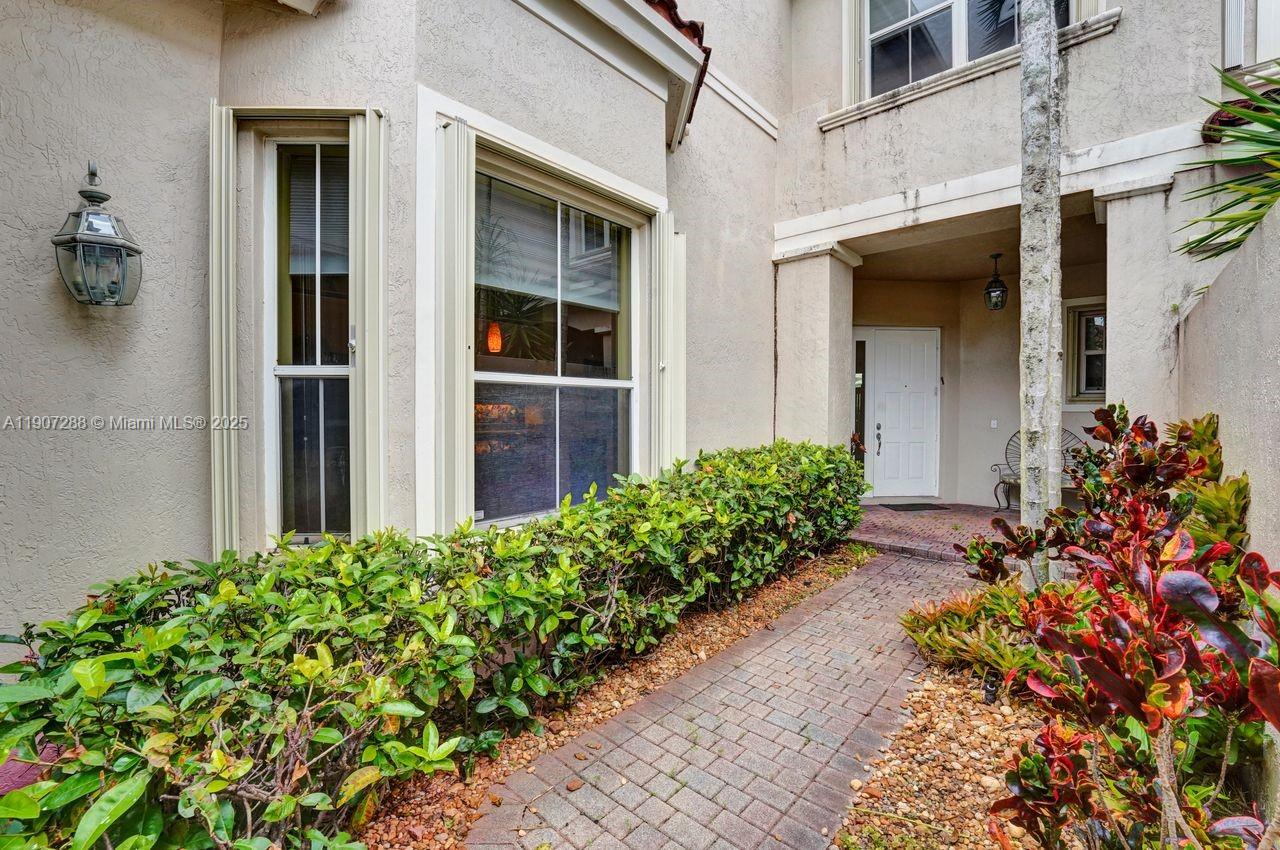 Hollywood, Florida, 33019, United States, 3 Bedrooms Bedrooms, ,3 BathroomsBathrooms,Residential,For Sale,1989592