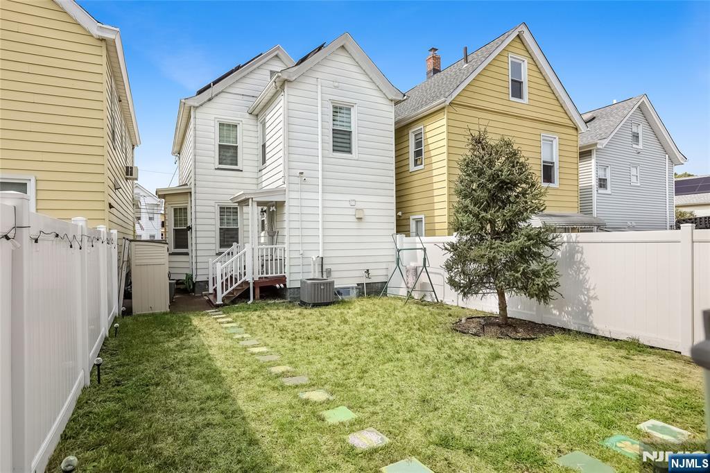 Wallington, New Jersey, 07057, United States, 3 Bedrooms Bedrooms, ,3 BathroomsBathrooms,Residential,For Sale,1939123