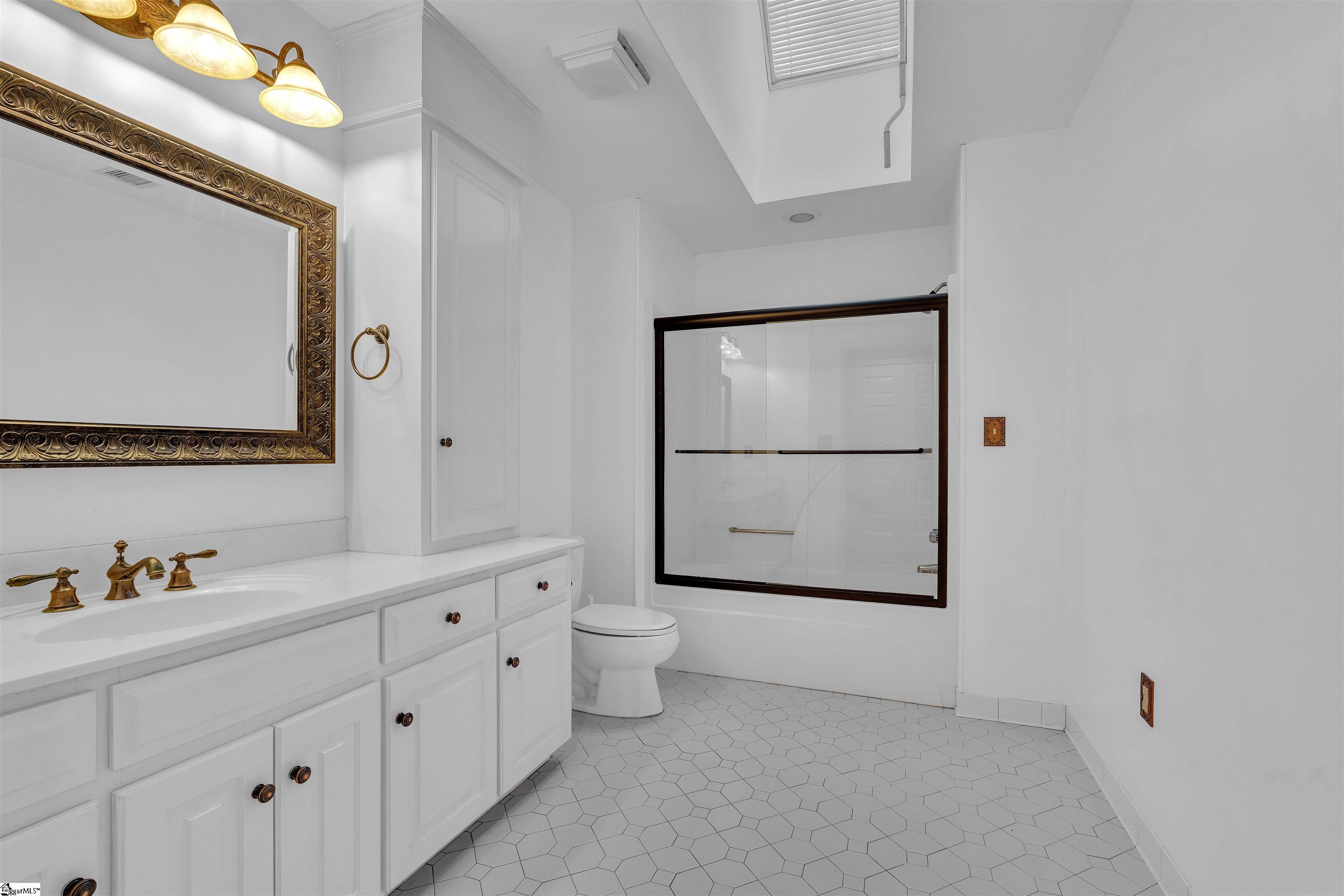 Spartanburg, South Carolina, 29306, United States, 4 Bedrooms Bedrooms, ,5 BathroomsBathrooms,Residential,For Sale,1913209