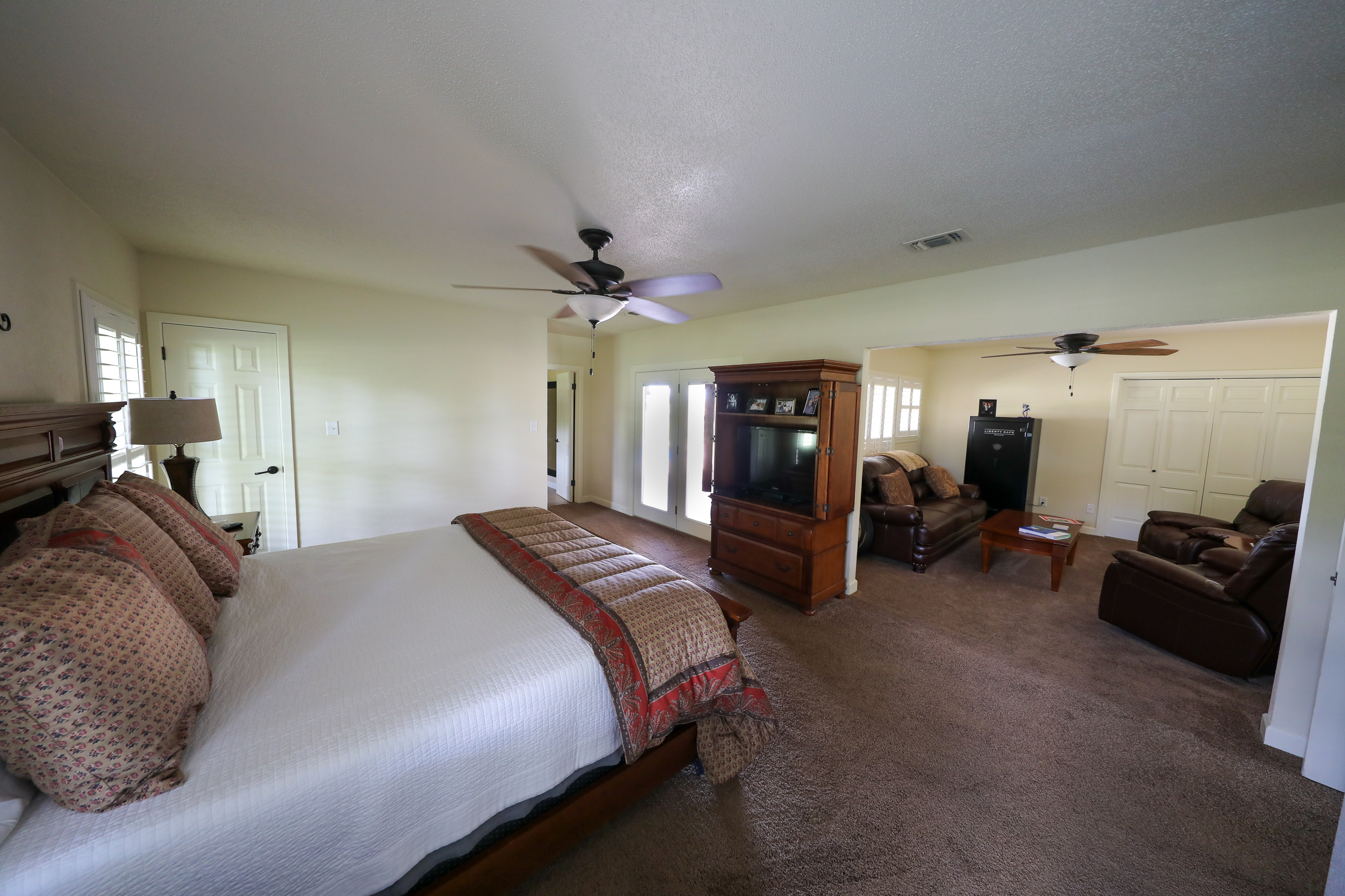 Pittsburg, Texas, 75686, United States, 4 Bedrooms Bedrooms, ,3 BathroomsBathrooms,Residential,For Sale,1871323