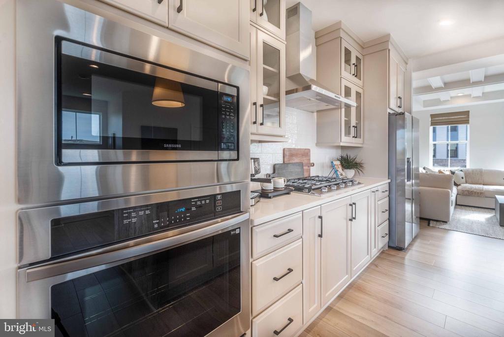 Ashburn, Virginia, 20148, United States, 3 Bedrooms Bedrooms, ,4 BathroomsBathrooms,Residential,For Sale,1861739
