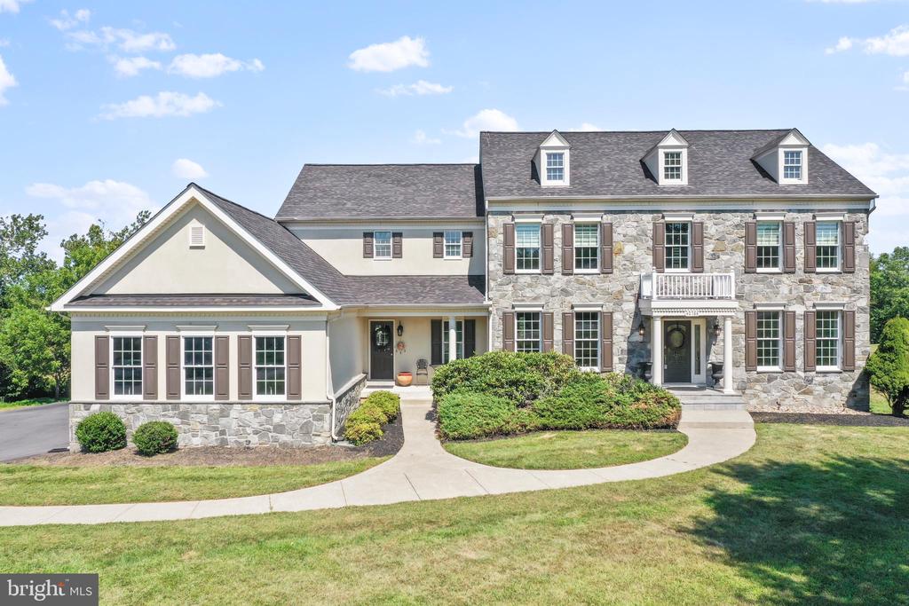 Waterford, Virginia, 20197, United States, 4 Bedrooms Bedrooms, ,5 BathroomsBathrooms,Residential,For Sale,1941290
