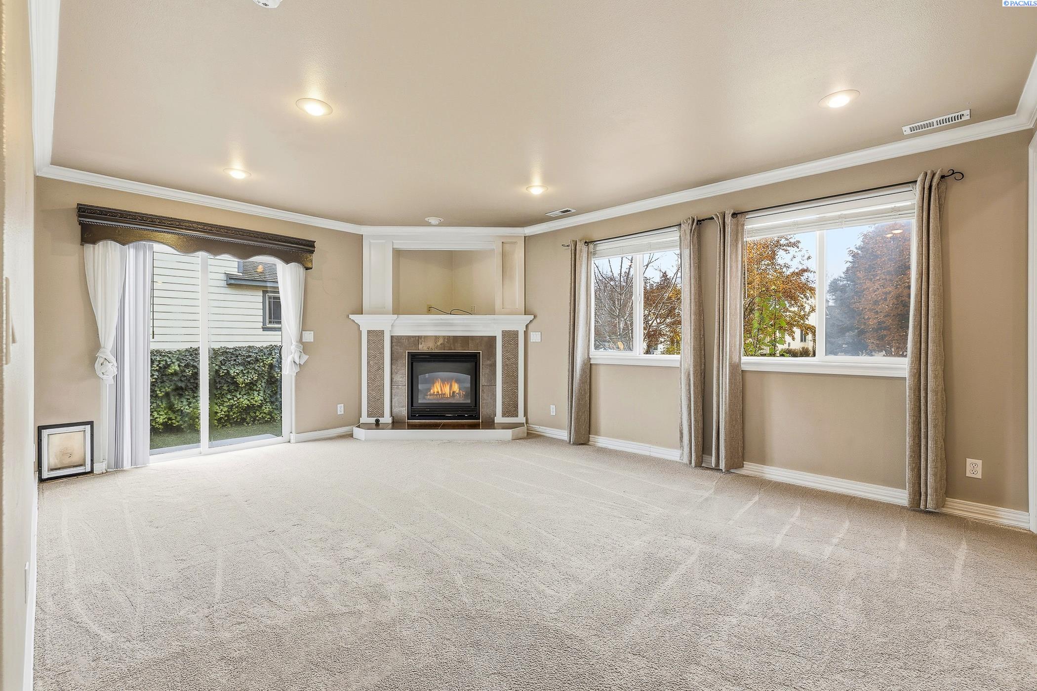 Pasco, Washington, 99301, United States, 3 Bedrooms Bedrooms, ,3 BathroomsBathrooms,Residential,For Sale,1998490