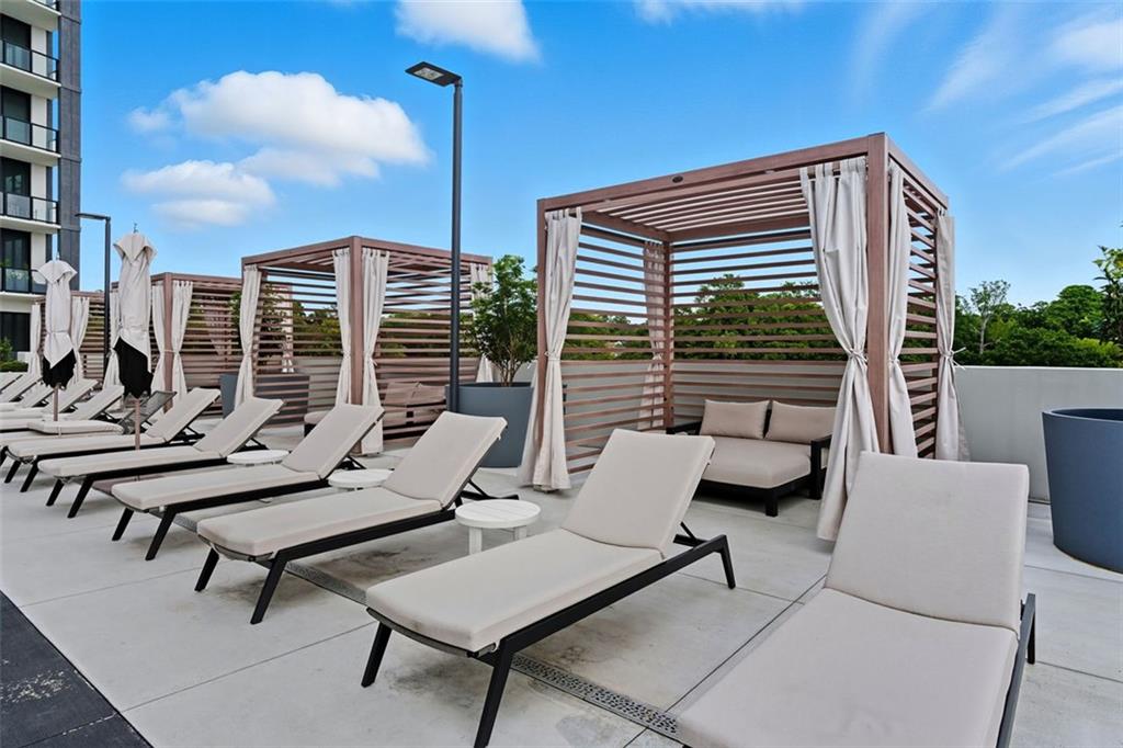 Atlanta, Georgia, 30305, United States, 2 Bedrooms Bedrooms, ,3 BathroomsBathrooms,Residential,For Sale,1979191