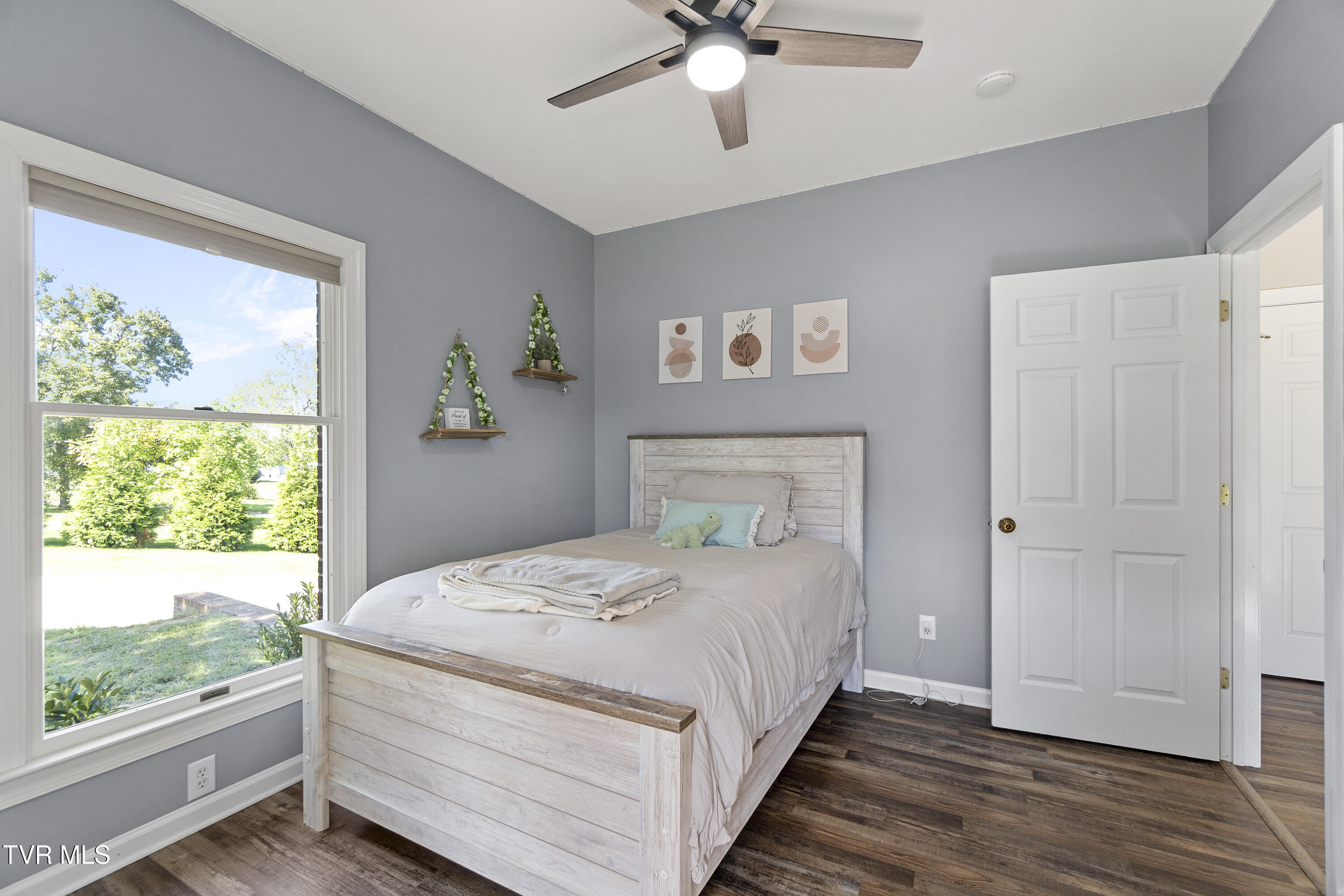 Greeneville, Tennessee, 37743, United States, 4 Bedrooms Bedrooms, ,3 BathroomsBathrooms,Residential,For Sale,1997780