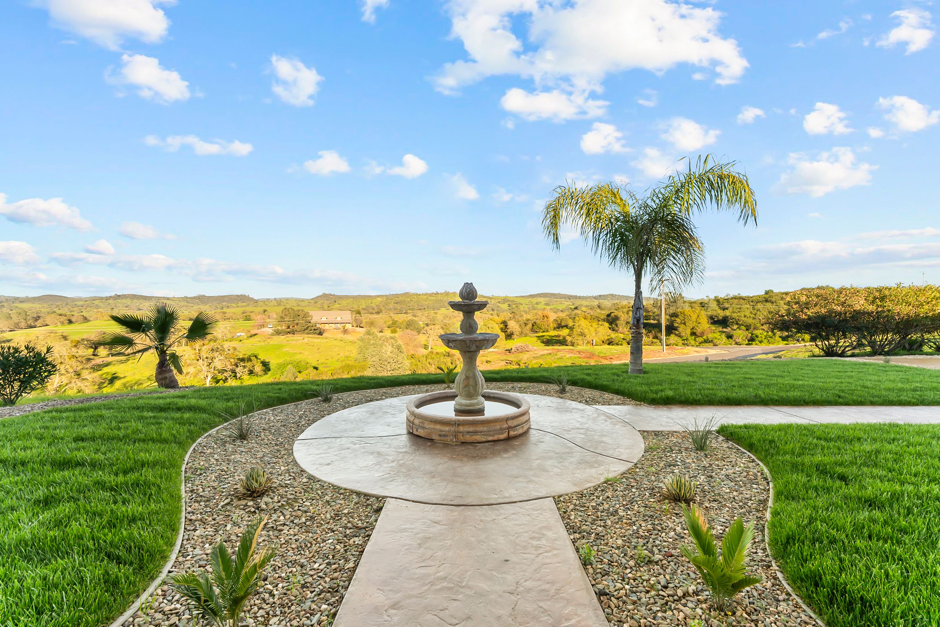  40 Acres - Big Views - Renovated Home - 物件實景