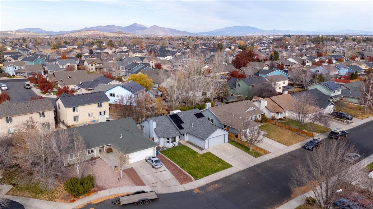 Redmond, Oregon, 97756, United States, 3 Bedrooms Bedrooms, ,2 BathroomsBathrooms,Residential,For Sale,1991530