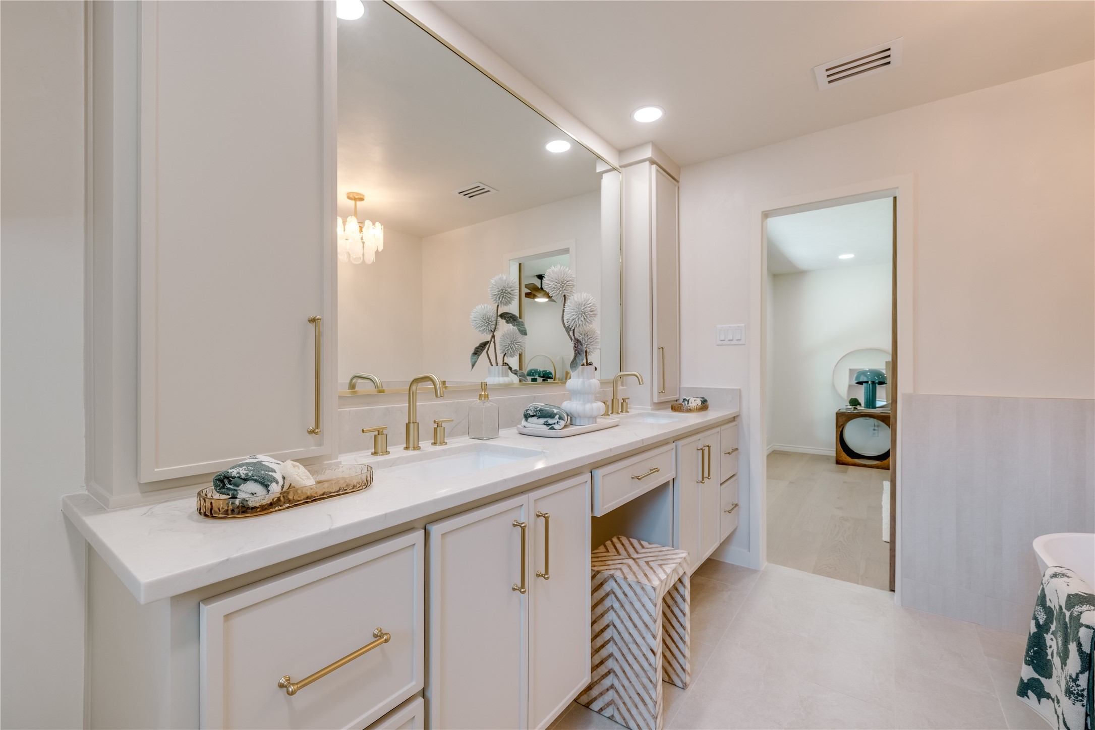 Fort Worth, Texas, 76126, United States, 4 Bedrooms Bedrooms, ,3 BathroomsBathrooms,Residential,For Sale,1971597