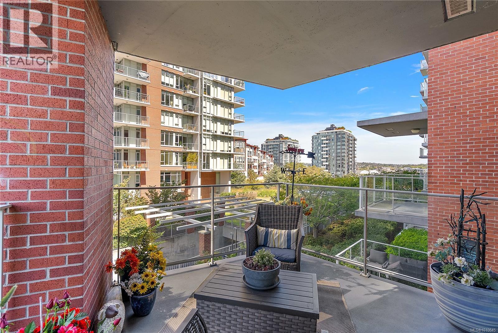 VICTORIA, British Columbia, V9A 0A1, CA, 2 Bedrooms Bedrooms, ,3 BathroomsBathrooms,Residential,For Sale,1949456