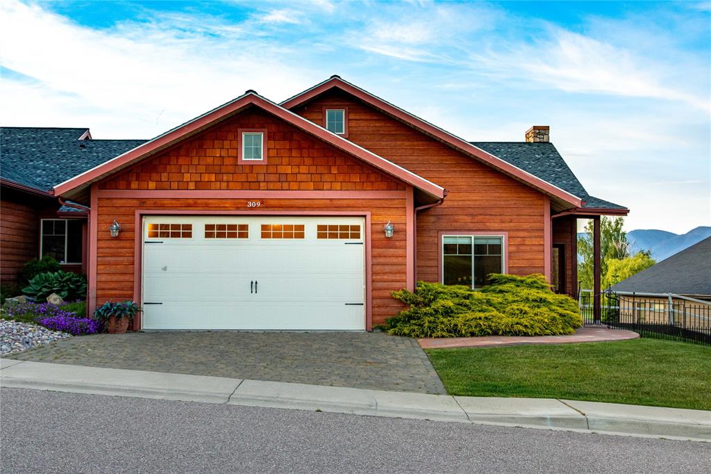 Polson, Montana, 59860, United States, 3 Bedrooms Bedrooms, ,2 BathroomsBathrooms,Residential,For Sale,1983270