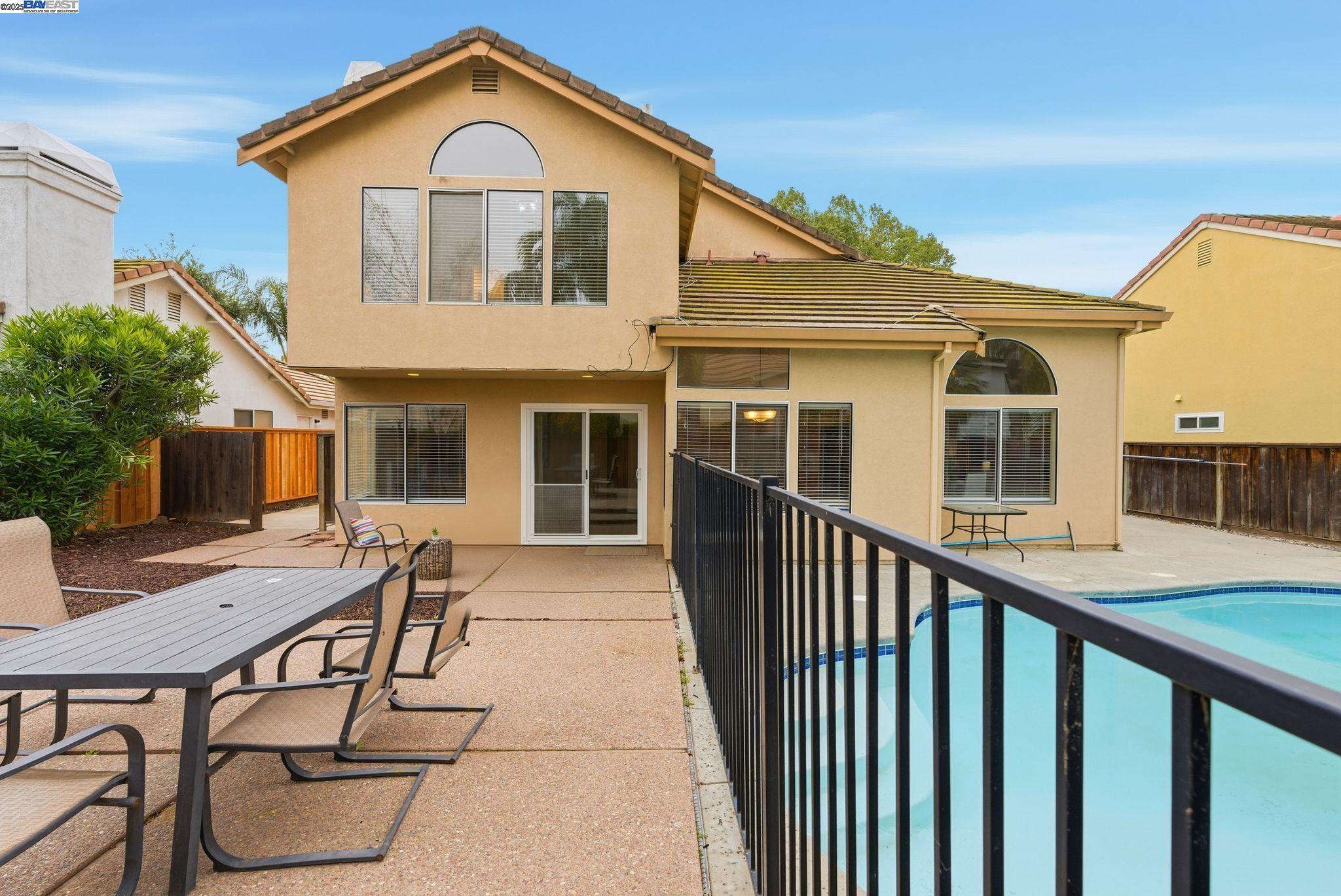 Tracy, California, 95376, United States, 4 Bedrooms Bedrooms, ,3 BathroomsBathrooms,Residential,For Sale,2002934