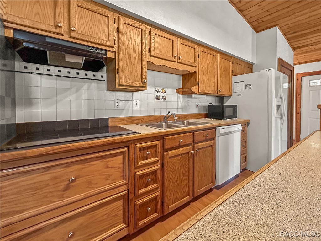 Homosassa, Florida, 34448, United States, 2 Bedrooms Bedrooms, ,2 BathroomsBathrooms,Residential,For Sale,1985744