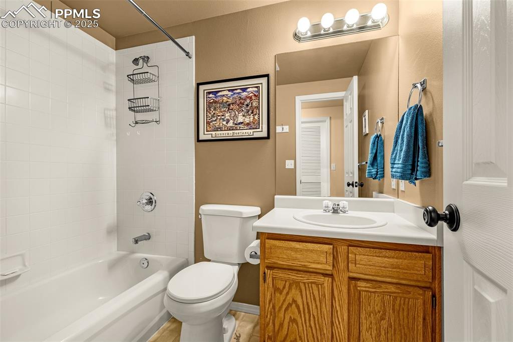 Monument, Colorado, 80132, United States, 5 Bedrooms Bedrooms, ,4 BathroomsBathrooms,Residential,For Sale,1988171
