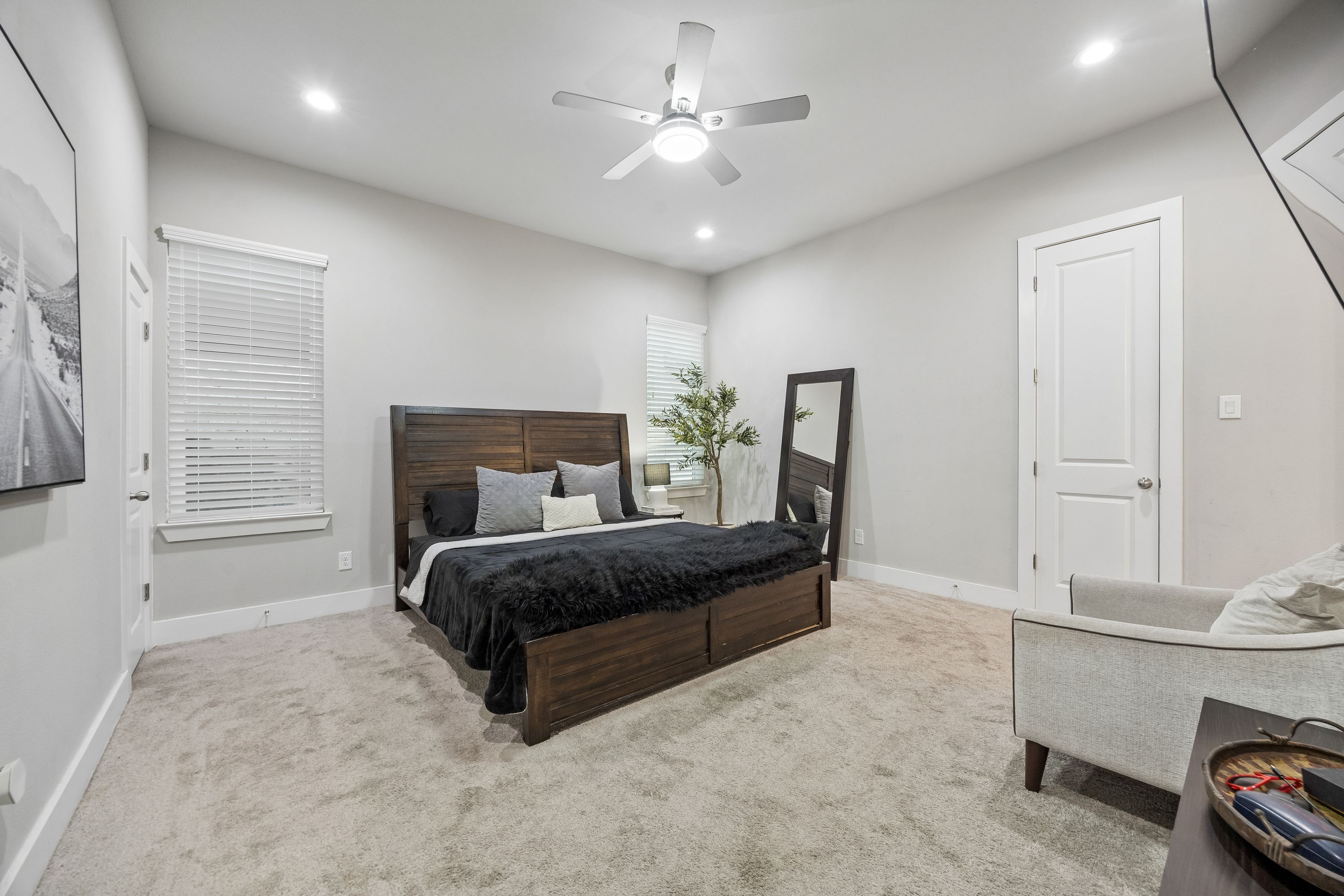  Rare Newer Multi Gen Living with Room to Grow - 物件實景