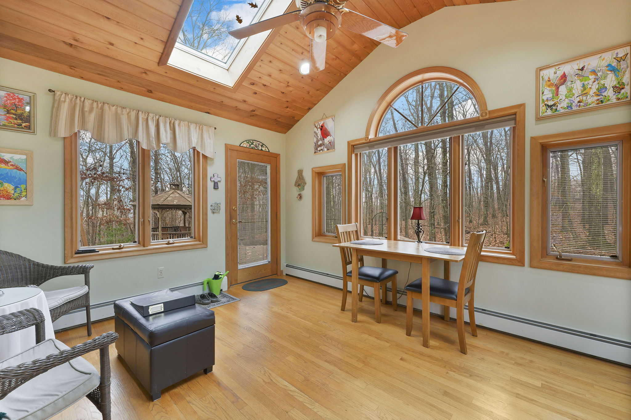 Tolland, Connecticut, 06084, United States, 3 Bedrooms Bedrooms, ,3 BathroomsBathrooms,Residential,For Sale,1993316