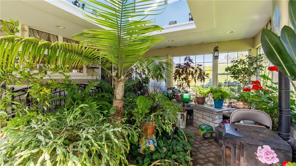 Barrington, Rhode Island, 02806, United States, 3 Bedrooms Bedrooms, ,3 BathroomsBathrooms,Residential,For Sale,2012853