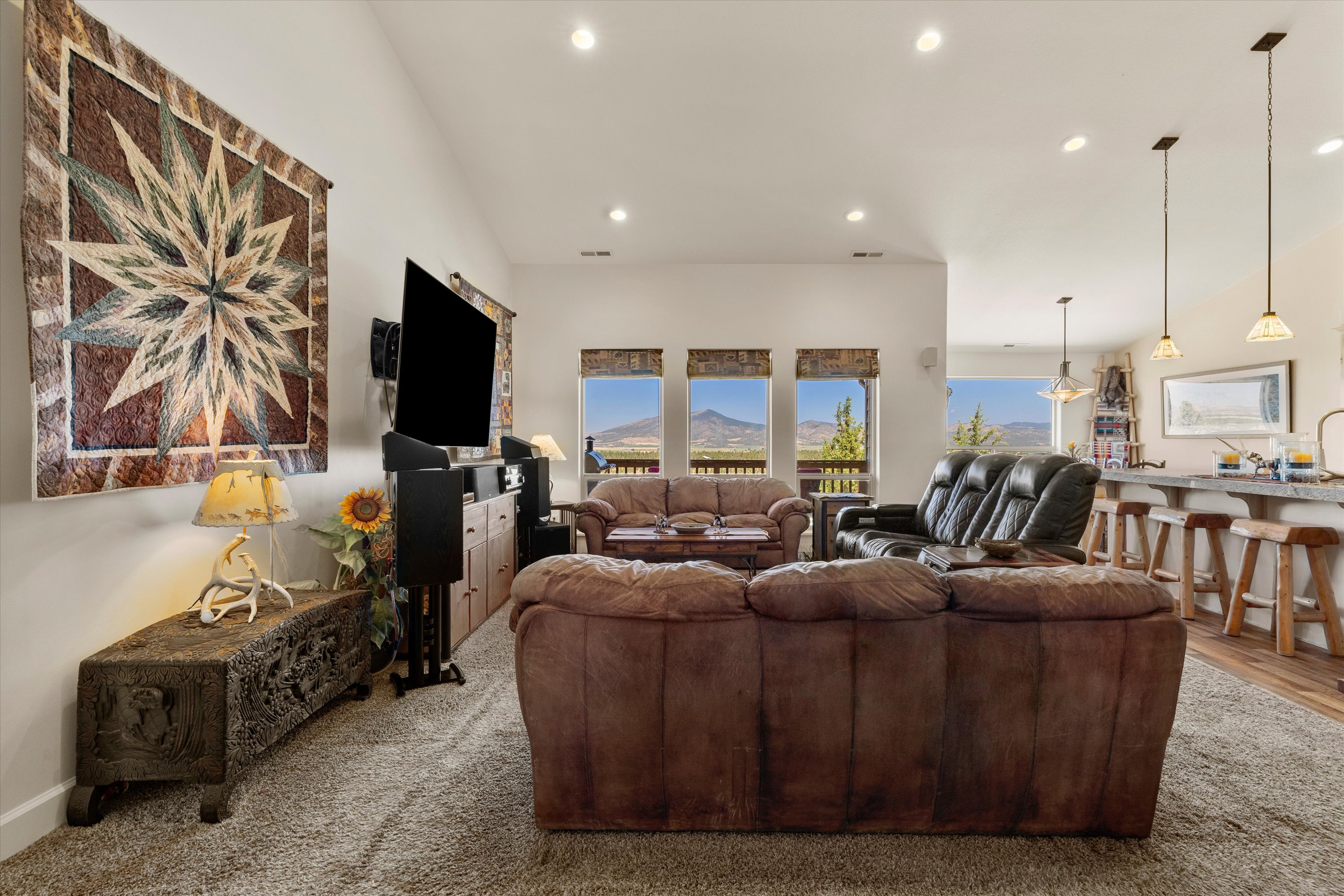 Prineville, Oregon, 97754, United States, 3 Bedrooms Bedrooms, ,2 BathroomsBathrooms,Residential,For Sale,1903367