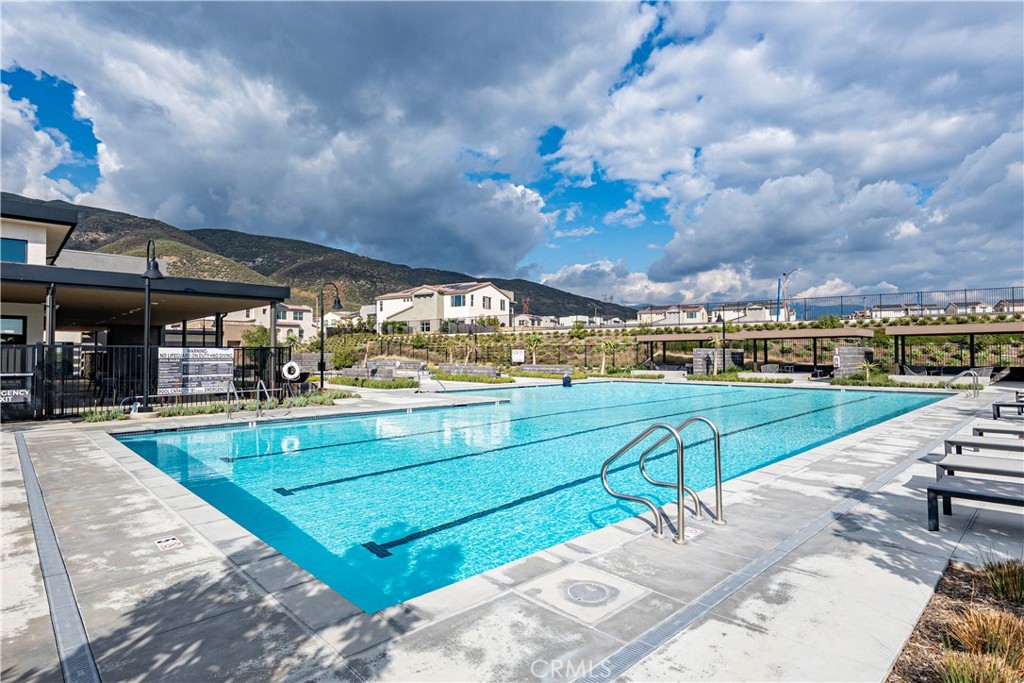 Fontana, California, 92336, United States, 3 Bedrooms Bedrooms, ,2 BathroomsBathrooms,Residential,For Sale,2037862
