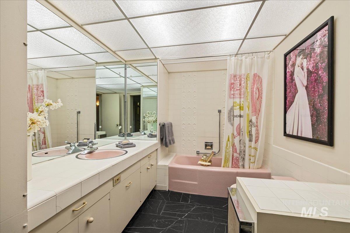 Caldwell, Idaho, 83605, United States, 2 Bedrooms Bedrooms, ,3 BathroomsBathrooms,Residential,For Sale,1979980