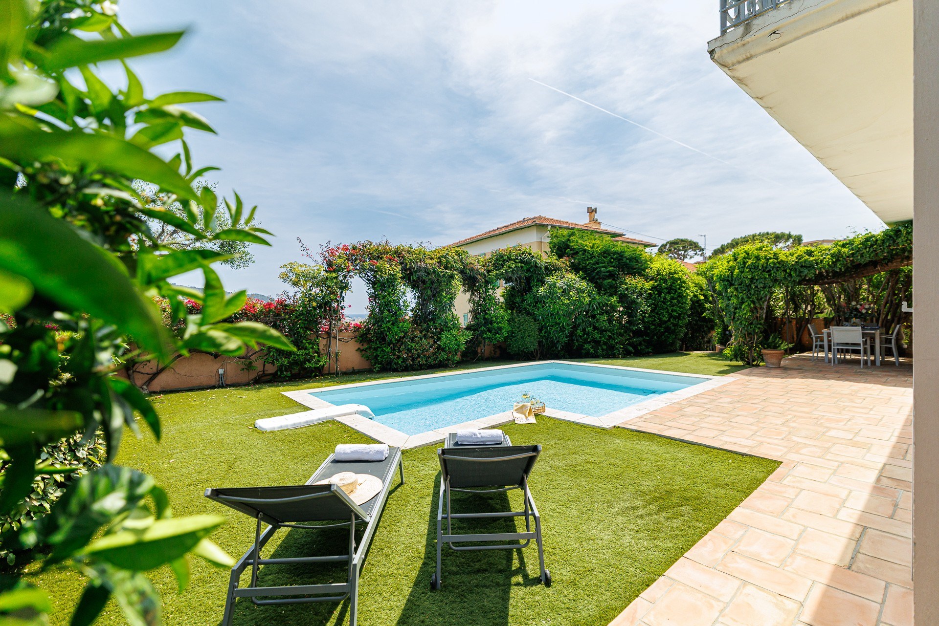  Nice Cimiez property with main house, 9 rental units, pool and large garage inv… - 物件實景