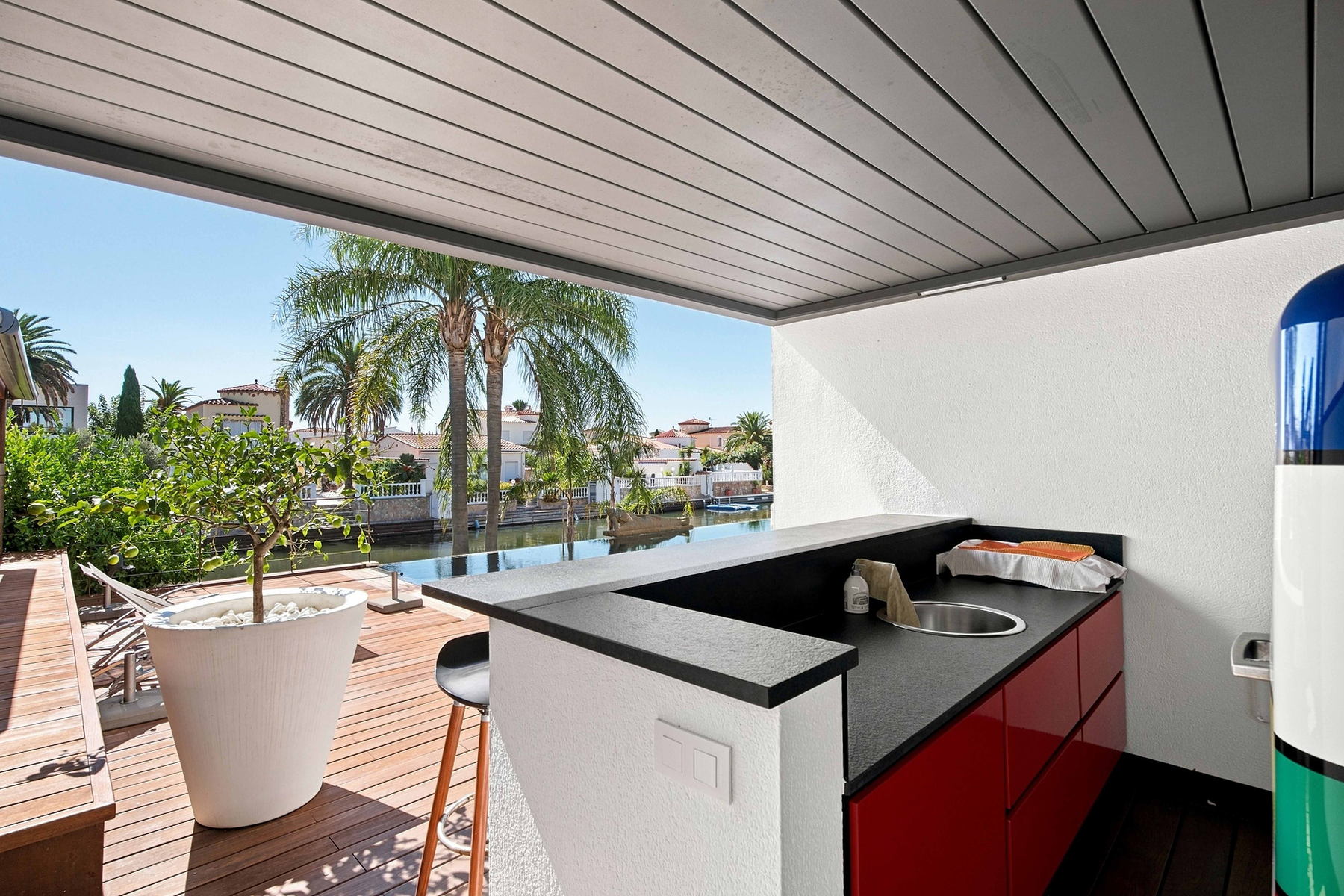  Luxury villa on a wide canal with 31 m mooring - 物件實景