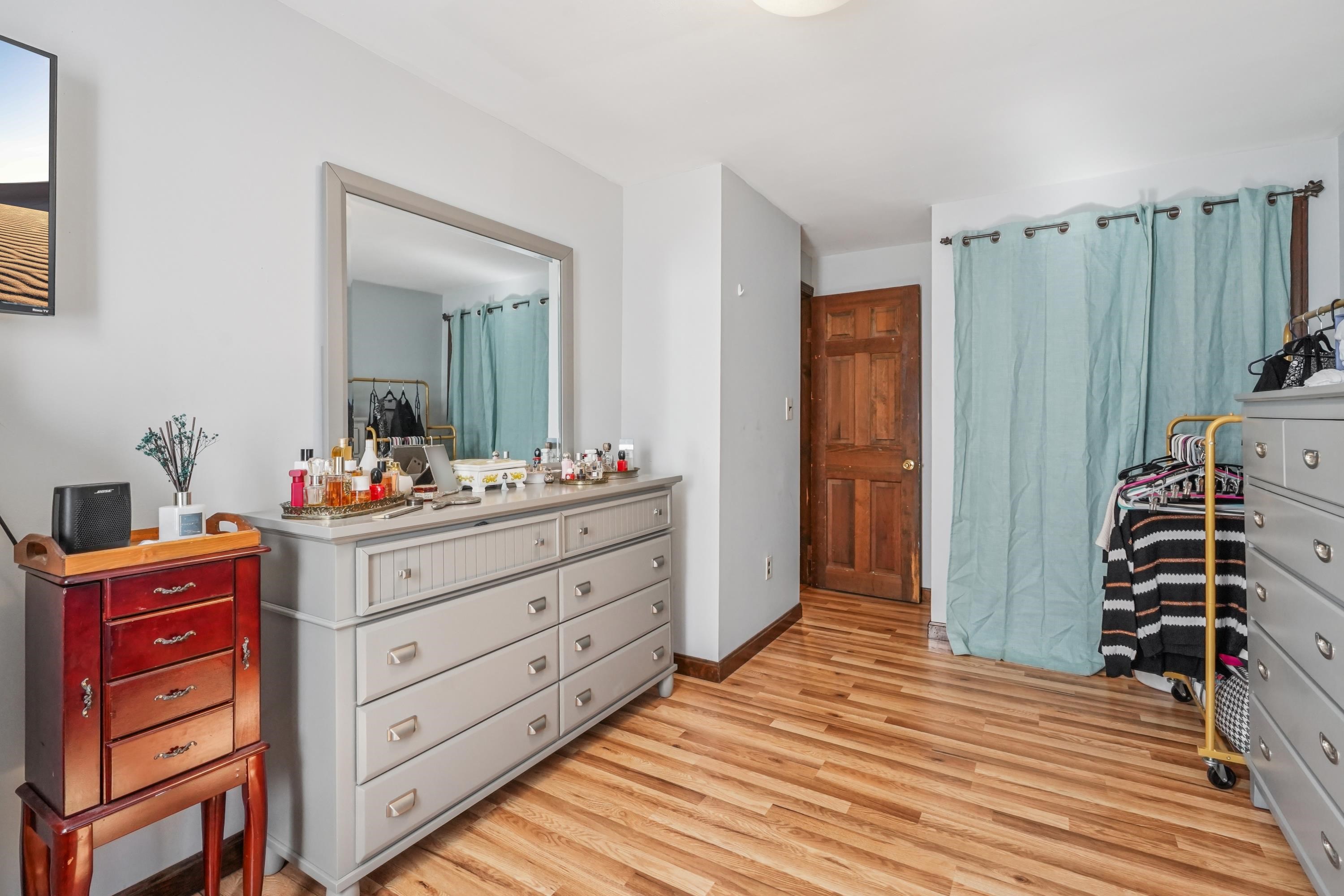 Kingston, New Hampshire, 03848, United States, 3 Bedrooms Bedrooms, ,2 BathroomsBathrooms,Residential,For Sale,1975396