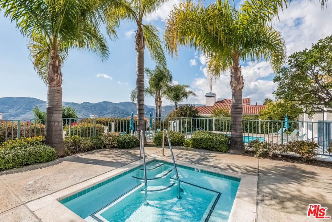 Pacific Palisades, California, 90272, United States, 2 Bedrooms Bedrooms, ,2 BathroomsBathrooms,Residential,For Sale,1991274