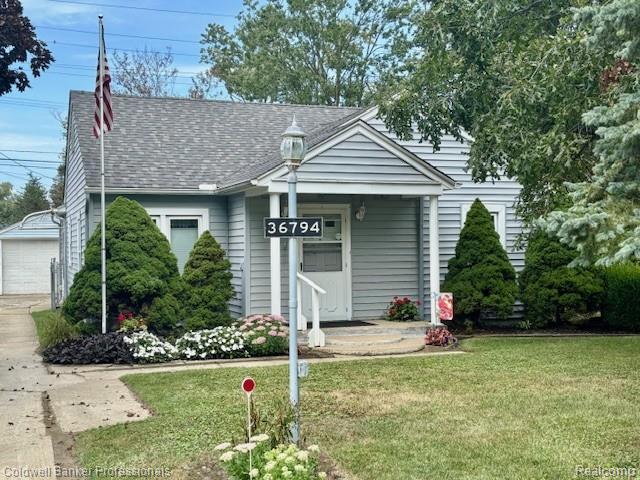 Ellis St, New Boston, MI 48164