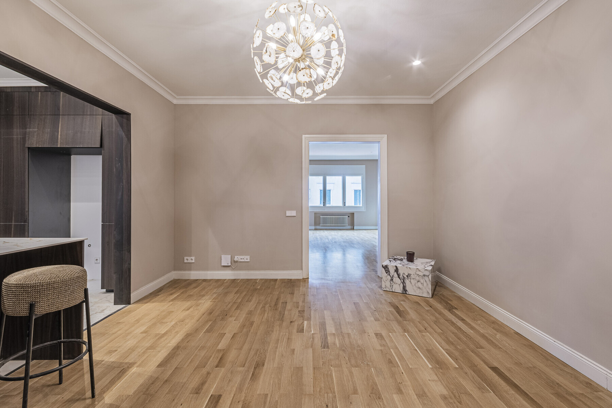  Renovated high-rise apartment in a stately building in Eixample. - 物件實景