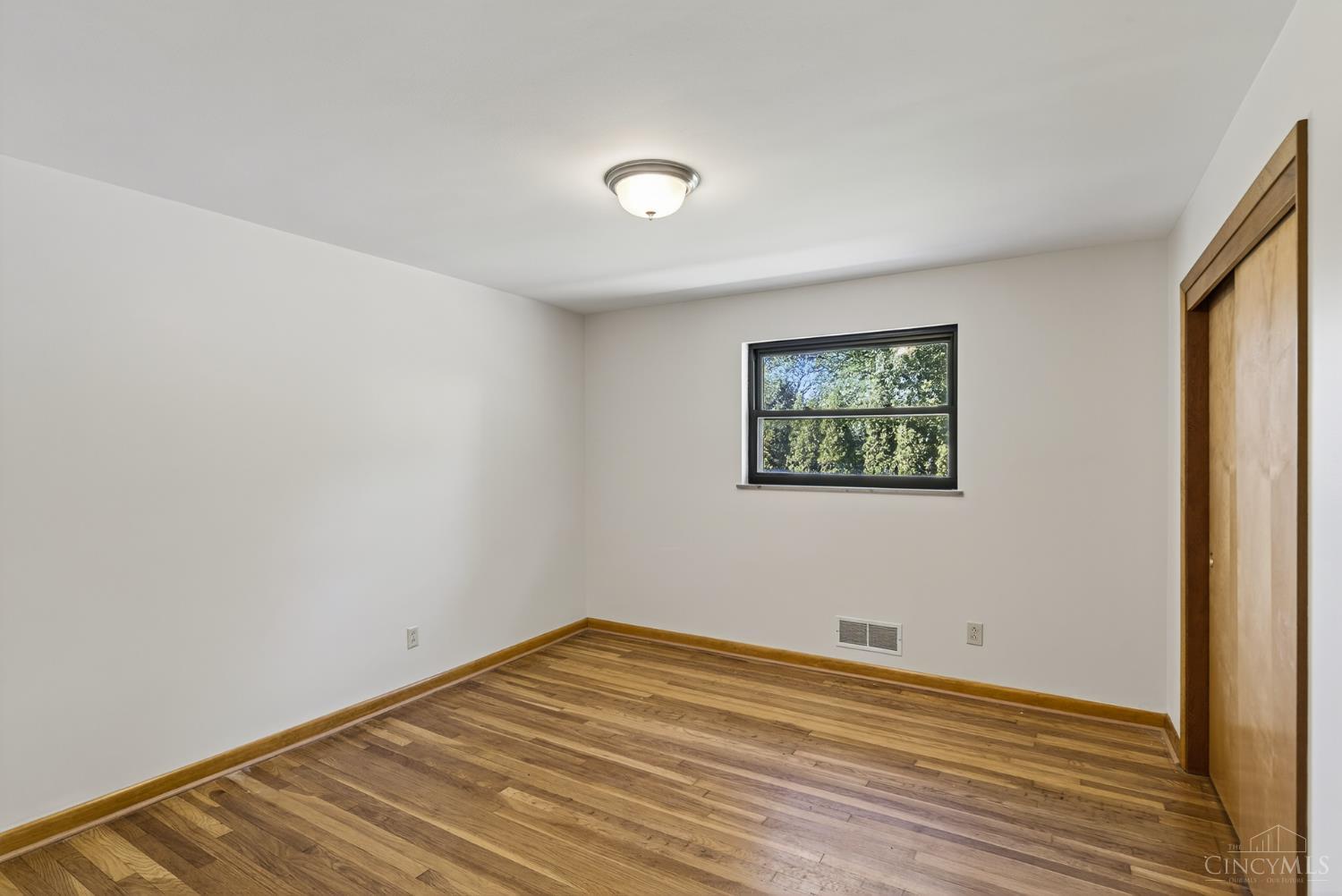 Madeira, Ohio, 45243, United States, 3 Bedrooms Bedrooms, ,2 BathroomsBathrooms,Residential,For Sale,1971231