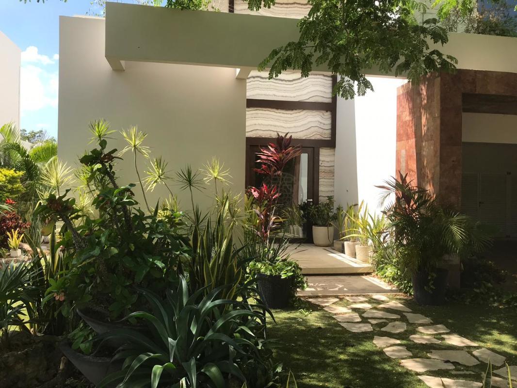 Carretera M?rida - progreso, Mérida, Yucatán, 97310, Mexico, 4 Bedrooms Bedrooms, ,6 BathroomsBathrooms,Residential,For Sale,Carretera M?rida - progreso,1444685