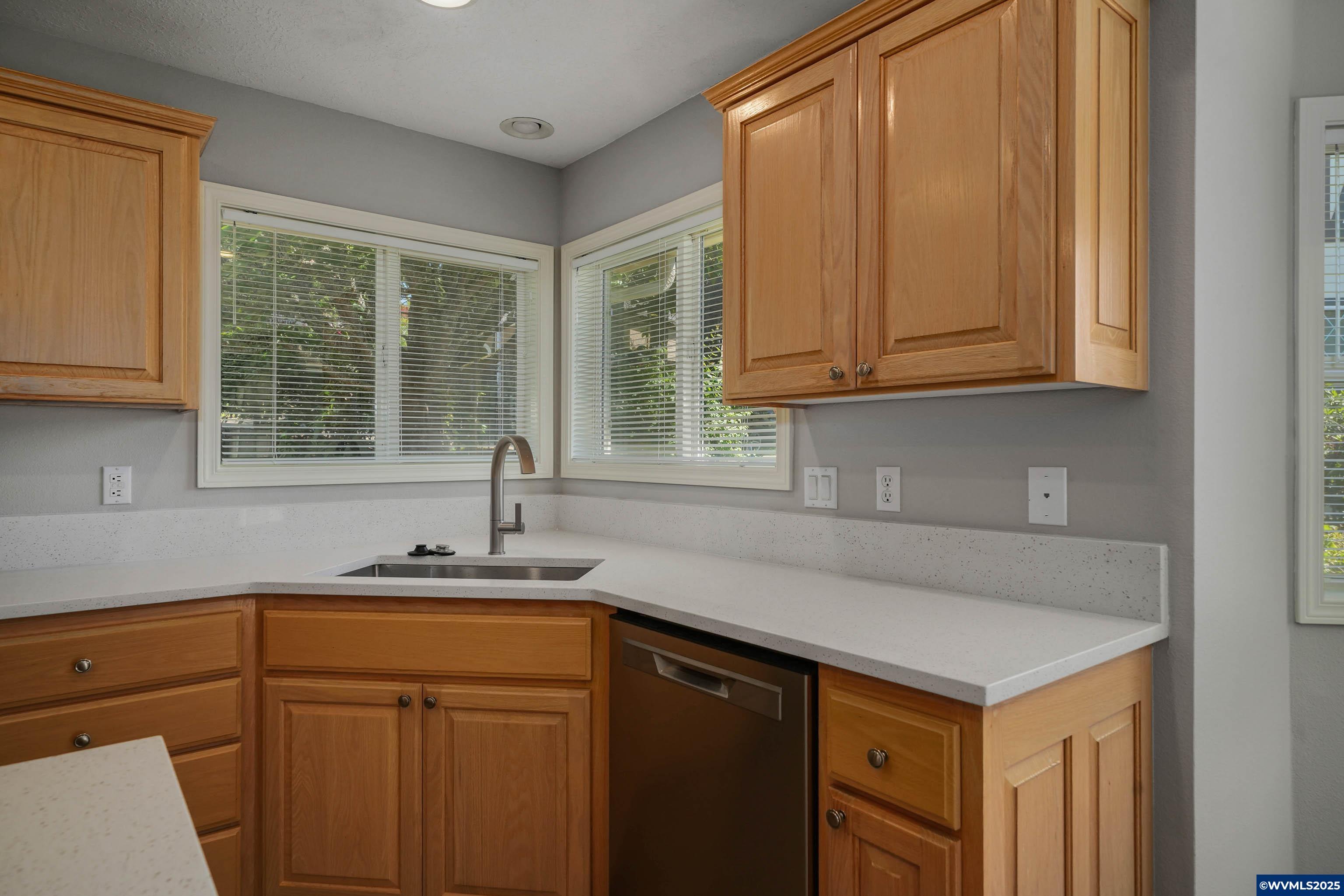 Salem, Oregon, 97304, United States, 3 Bedrooms Bedrooms, ,2 BathroomsBathrooms,Residential,For Sale,1838478