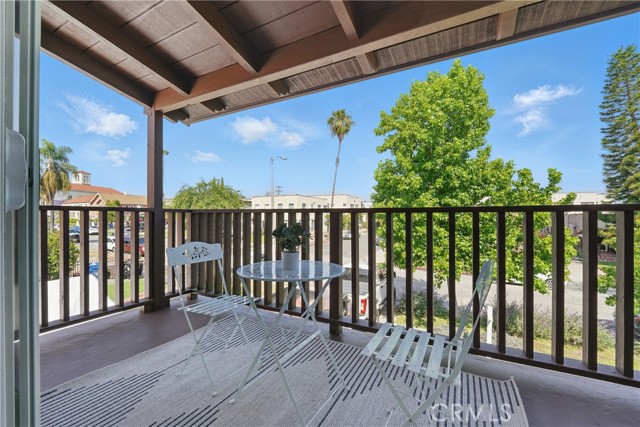 Los Angeles, California, 90018, United States, 5 Bedrooms Bedrooms, ,5 BathroomsBathrooms,Residential,For Sale,1984330