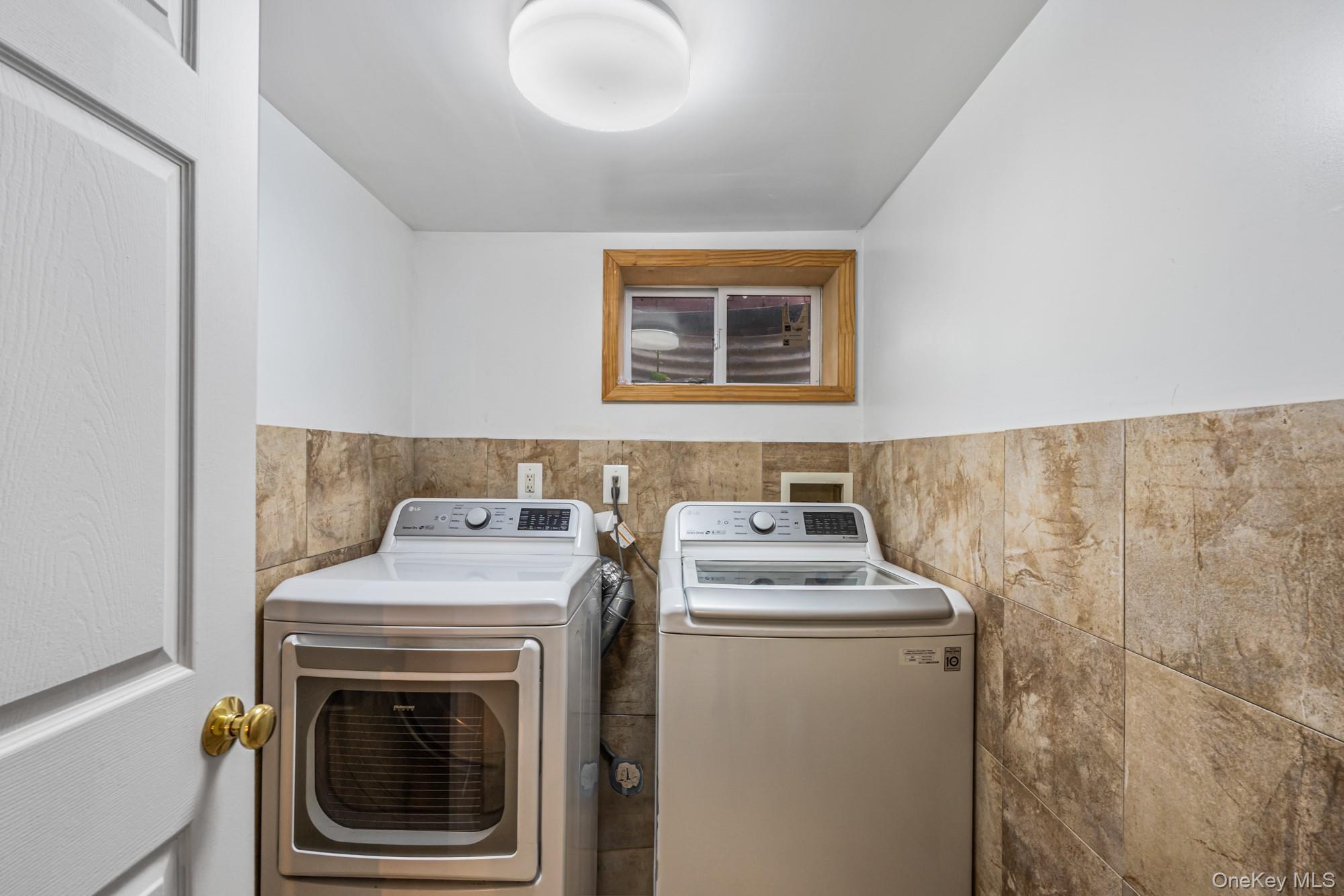  27-22 Bayside Lane, Flushing, NY, 11358 - 物件實景