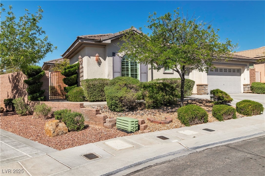 Las Vegas, Nevada, 89138, United States, 4 Bedrooms Bedrooms, ,4 BathroomsBathrooms,Residential,For Sale,1836630