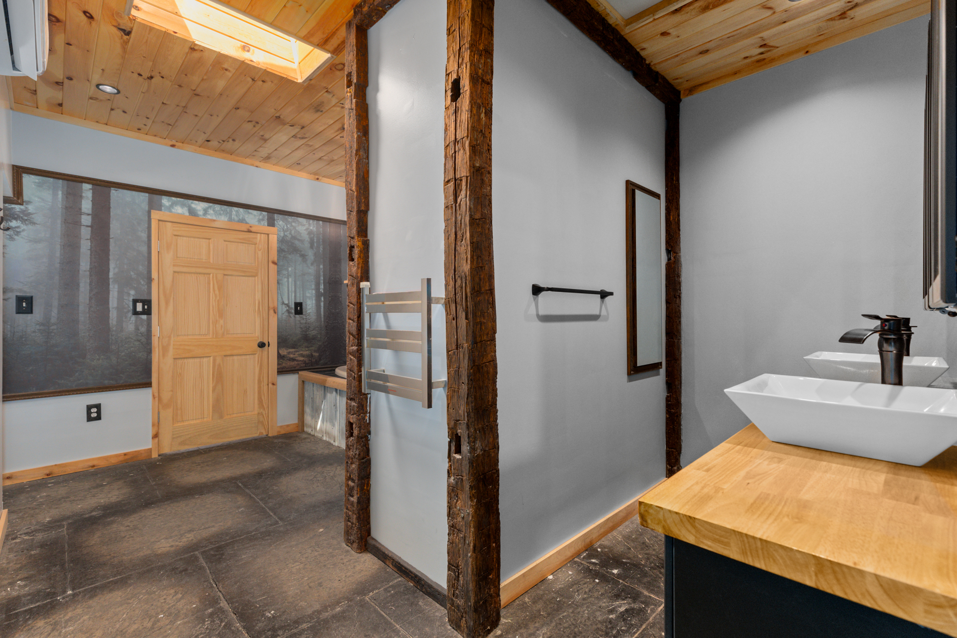 Sawyerville, Illinois, 62085, United States, 3 Bedrooms Bedrooms, ,3 BathroomsBathrooms,Residential,For Sale,1983807