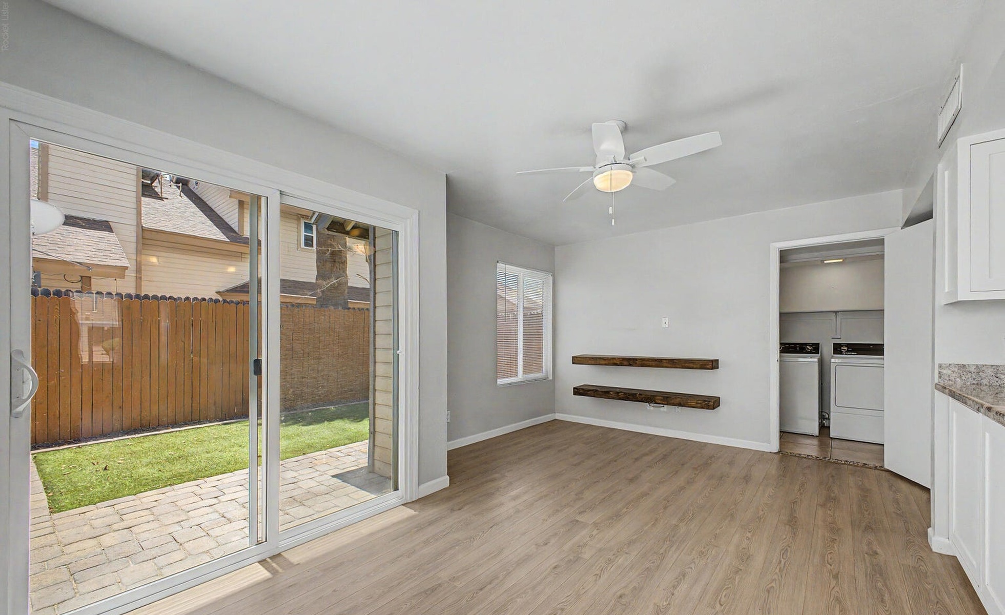  2455 E Broadway Road  Mesa, AZ - 物件實景