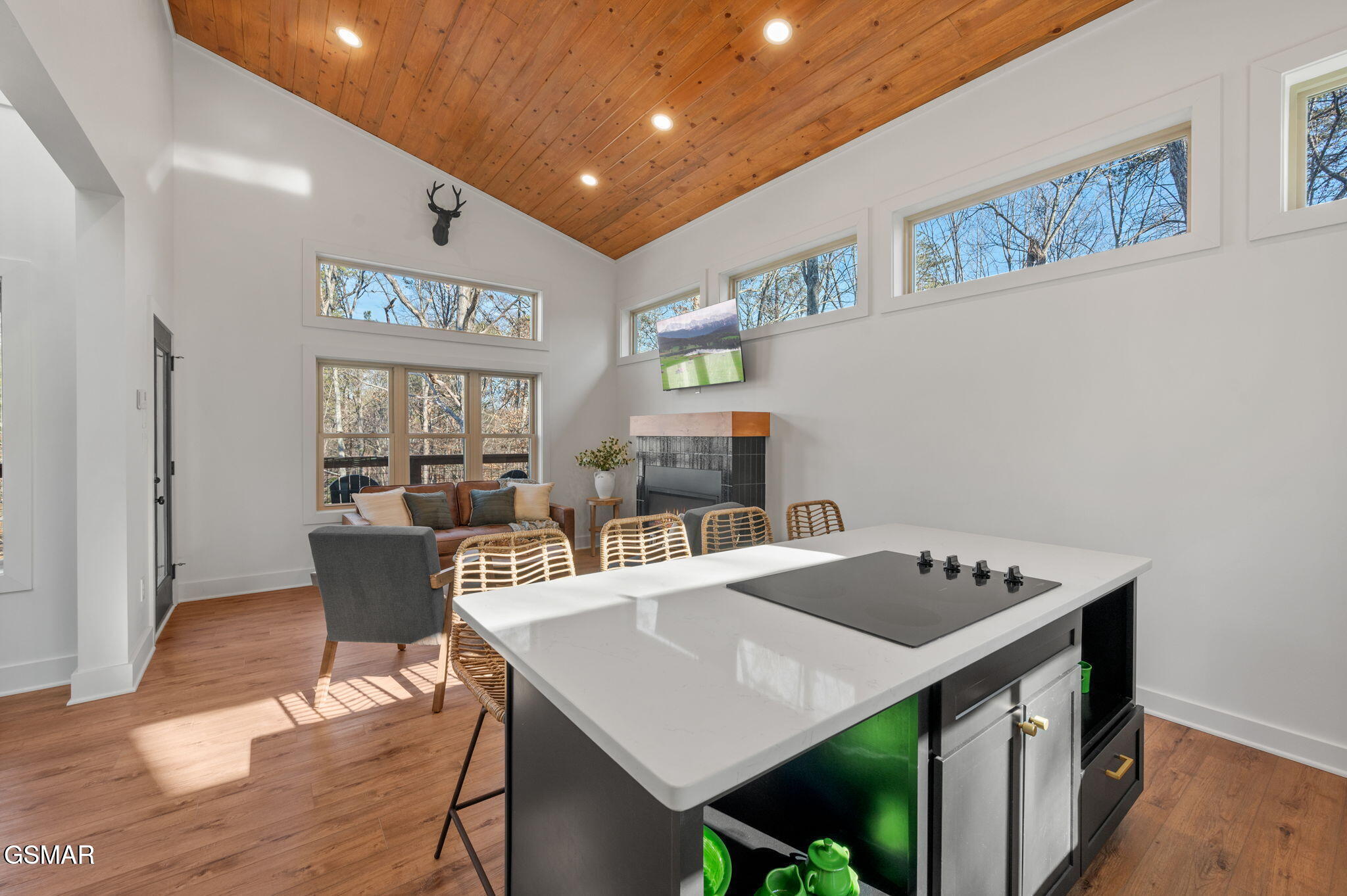 Pigeon Forge, Tennessee, 37863, United States, 2 Bedrooms Bedrooms, ,2 BathroomsBathrooms,Residential,For Sale,1872130