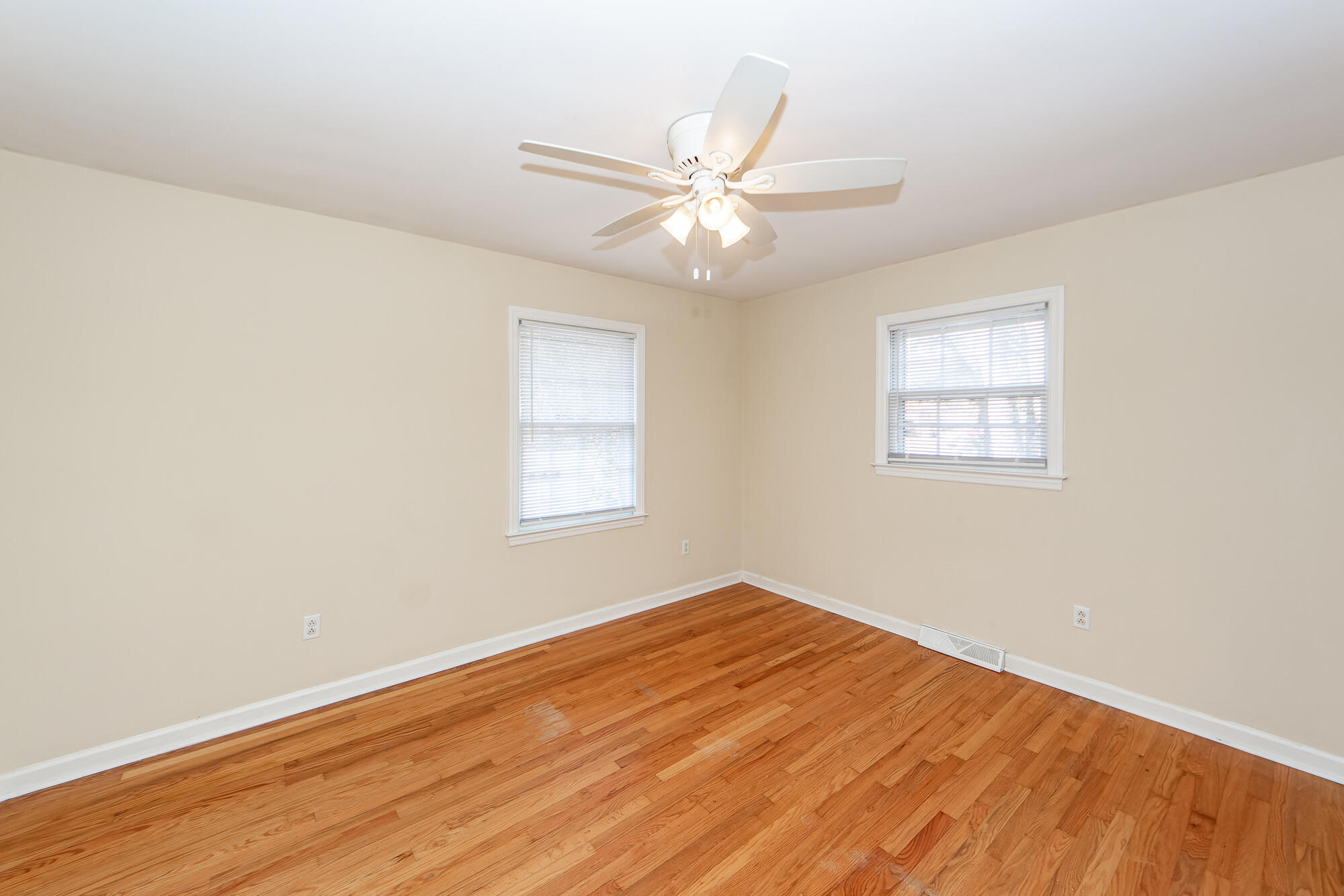 Charleston, South Carolina, 29407, United States, 3 Bedrooms Bedrooms, ,2 BathroomsBathrooms,Residential,For Sale,1738959