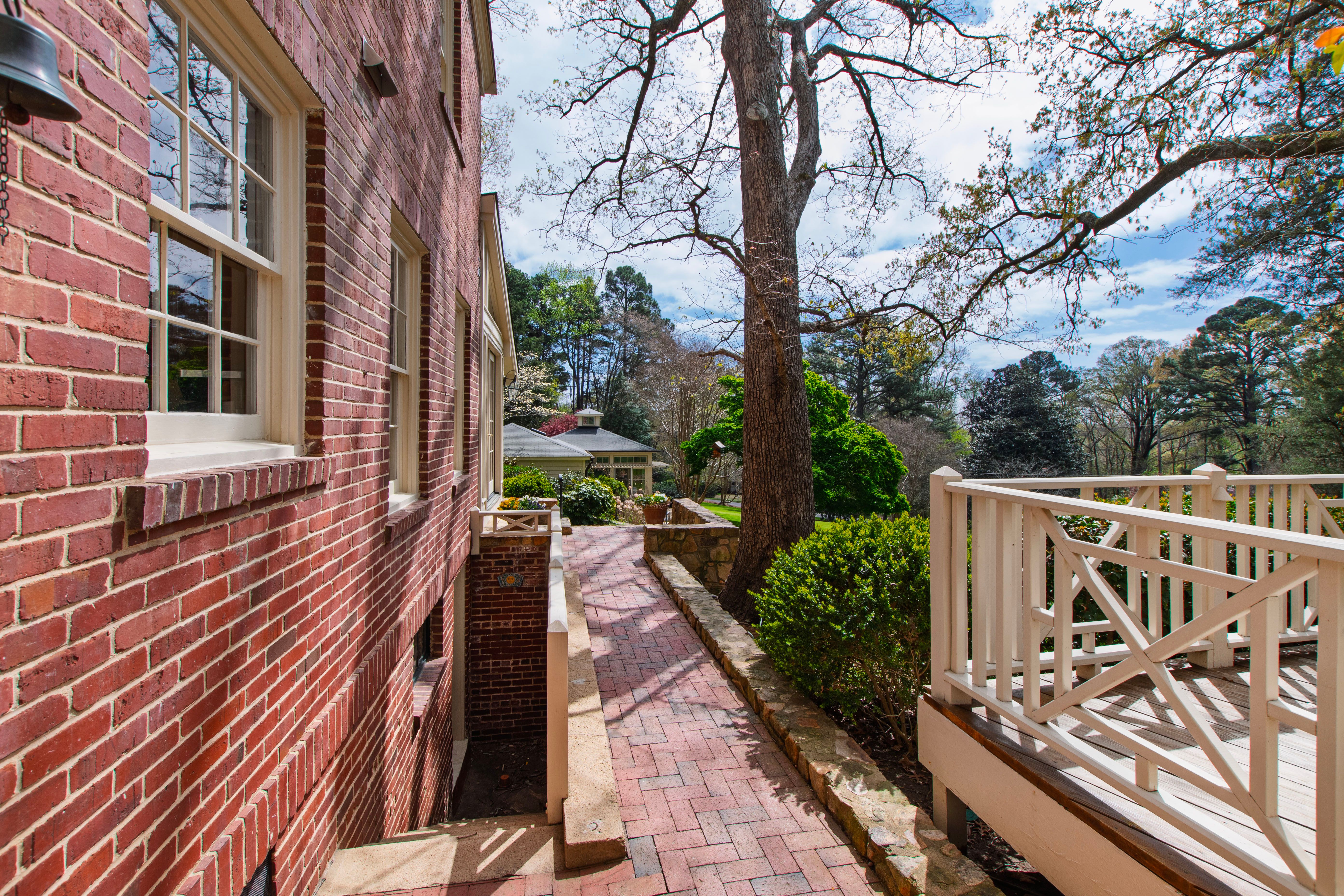  223 Hillcrest Circle, Chapel Hill, NC 27514 - 物件實景