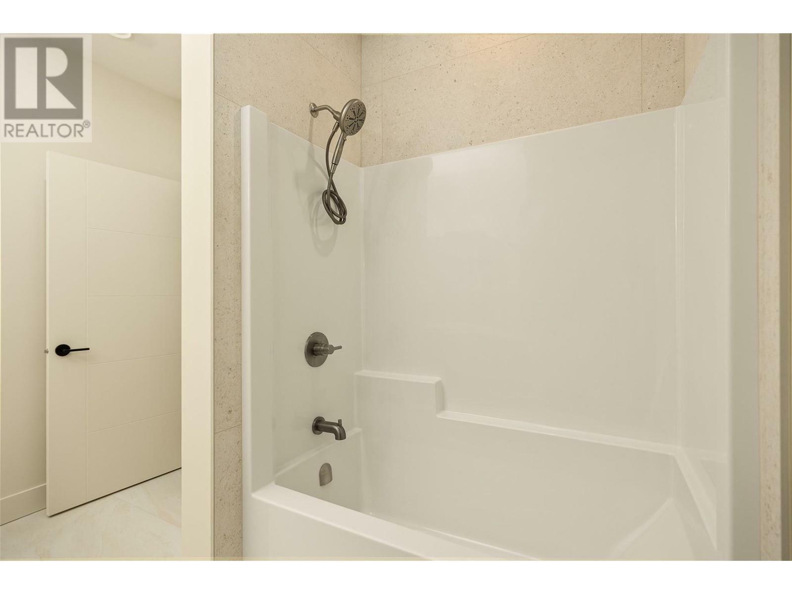 LAKE COUNTRY, British Columbia, V4V 0A4, CA, 3 Bedrooms Bedrooms, ,2 BathroomsBathrooms,Residential,For Sale,1837010
