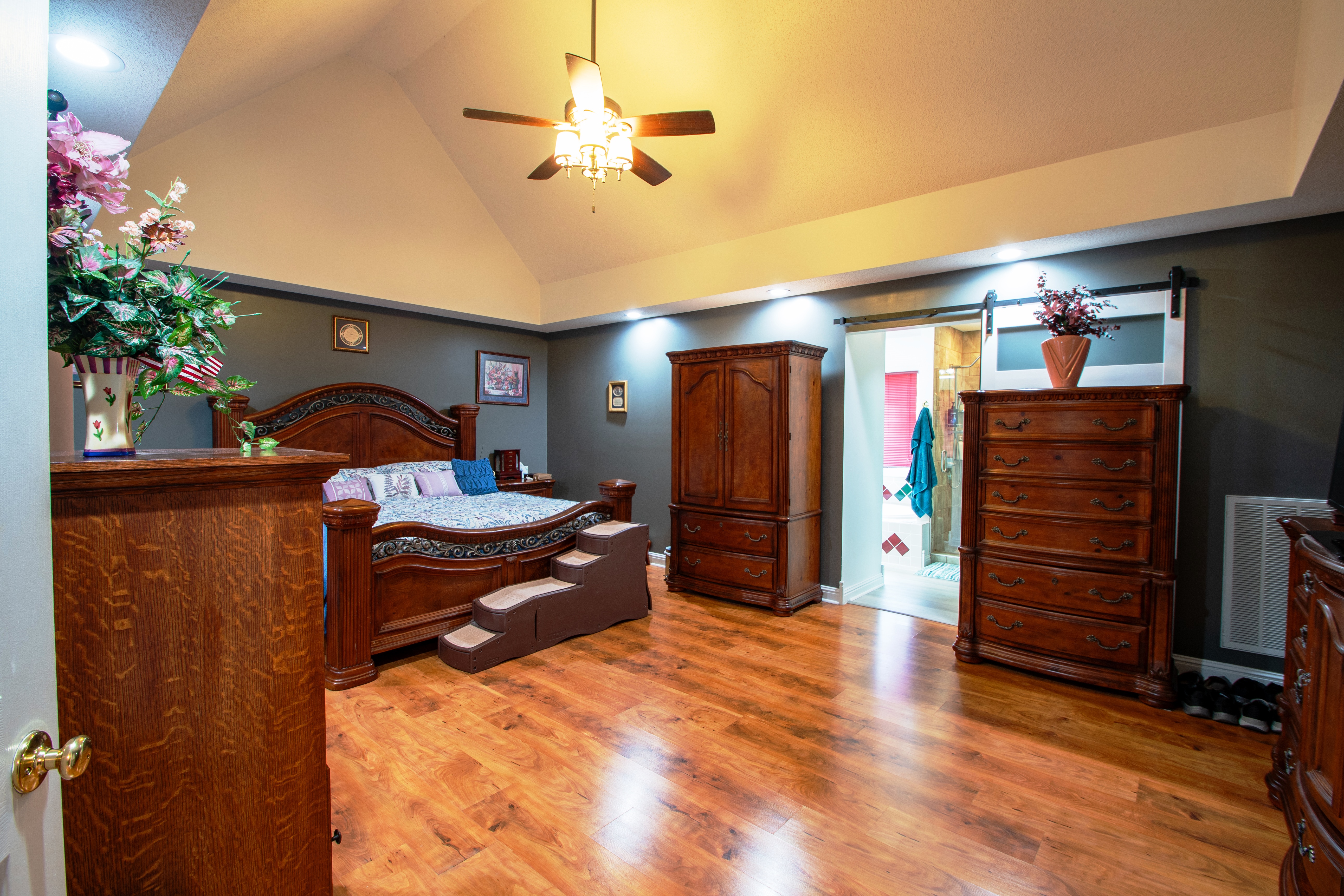 Paducah, Kentucky, 42003, United States, 4 Bedrooms Bedrooms, ,2 BathroomsBathrooms,Residential,For Sale,1974262