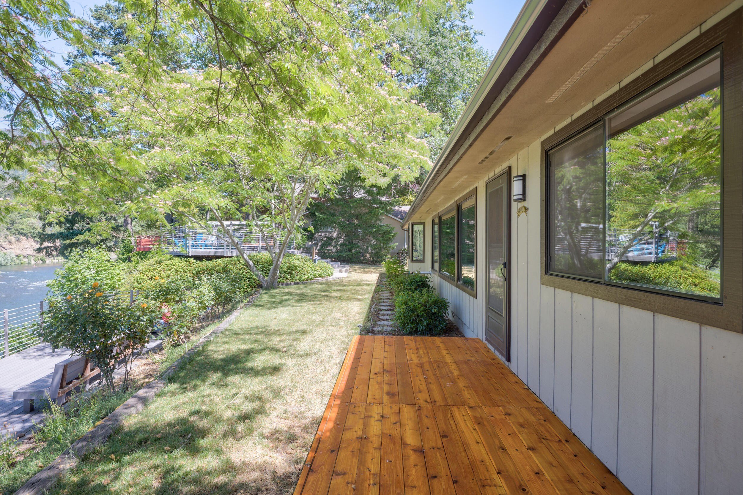 Grants Pass, Oregon, 97527, United States, 3 Bedrooms Bedrooms, ,3 BathroomsBathrooms,Residential,For Sale,1822817