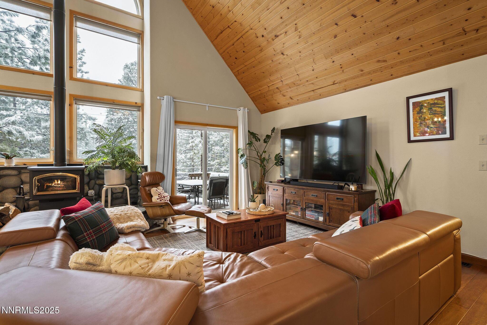 Tahoe Vista, California, 96143, United States, 3 Bedrooms Bedrooms, ,2 BathroomsBathrooms,Residential,For Sale,1998136