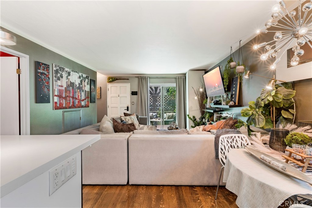 Long Beach, California, 90814, United States, 2 Bedrooms Bedrooms, ,2 BathroomsBathrooms,Residential,For Sale,1919883